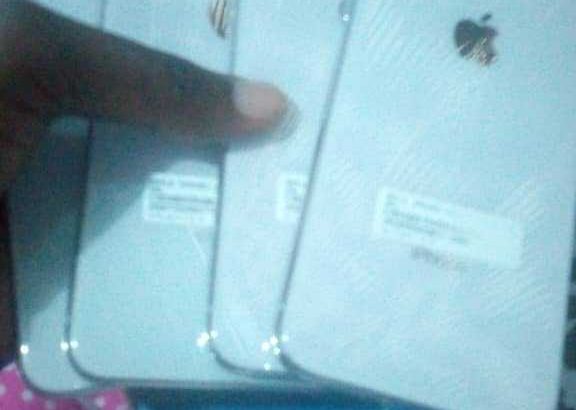 Direct UK used iPhone X.White color. 64gb