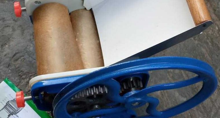 Manuel chin chin cutter