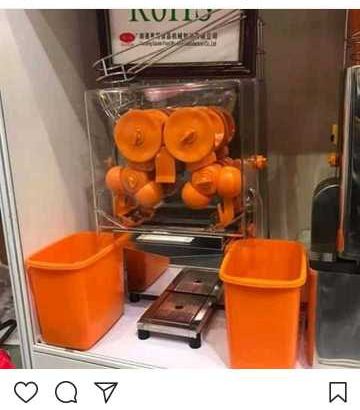 Orange juicer
