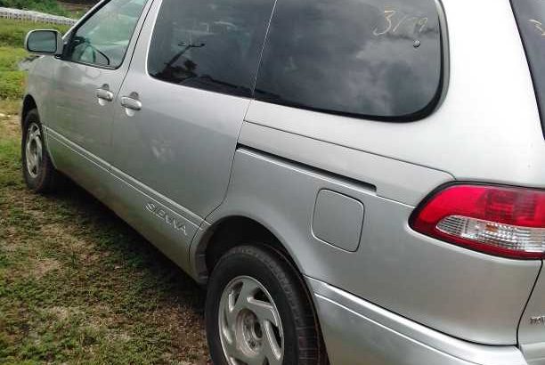 Toyota sienna 2002 Ash