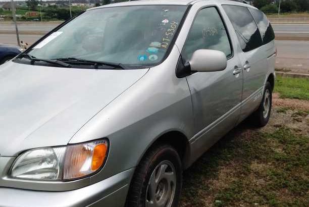 Toyota sienna 2002 Ash