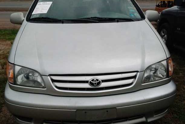 Toyota sienna 2002 Ash