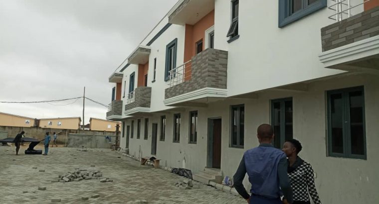 3 Bedroom Terrace Close to Chevron Toll gate axis,
