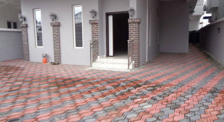 For sale 5 bedroom fully detached duplex with BQ a