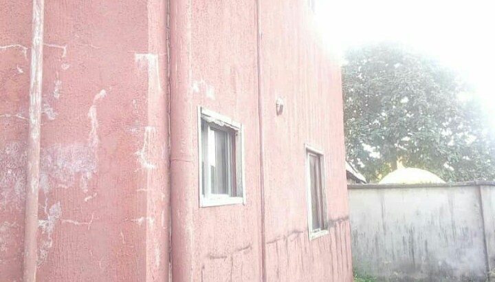 8 unit 2 bedroom apartment