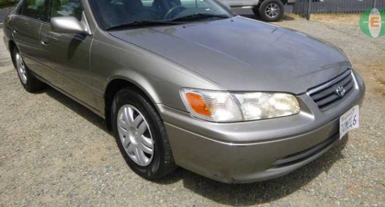CLEAN TOYOTA CAMRY
