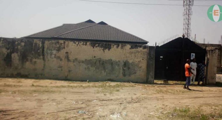 For Sale – 5 Bedroom bungalow in a full ...